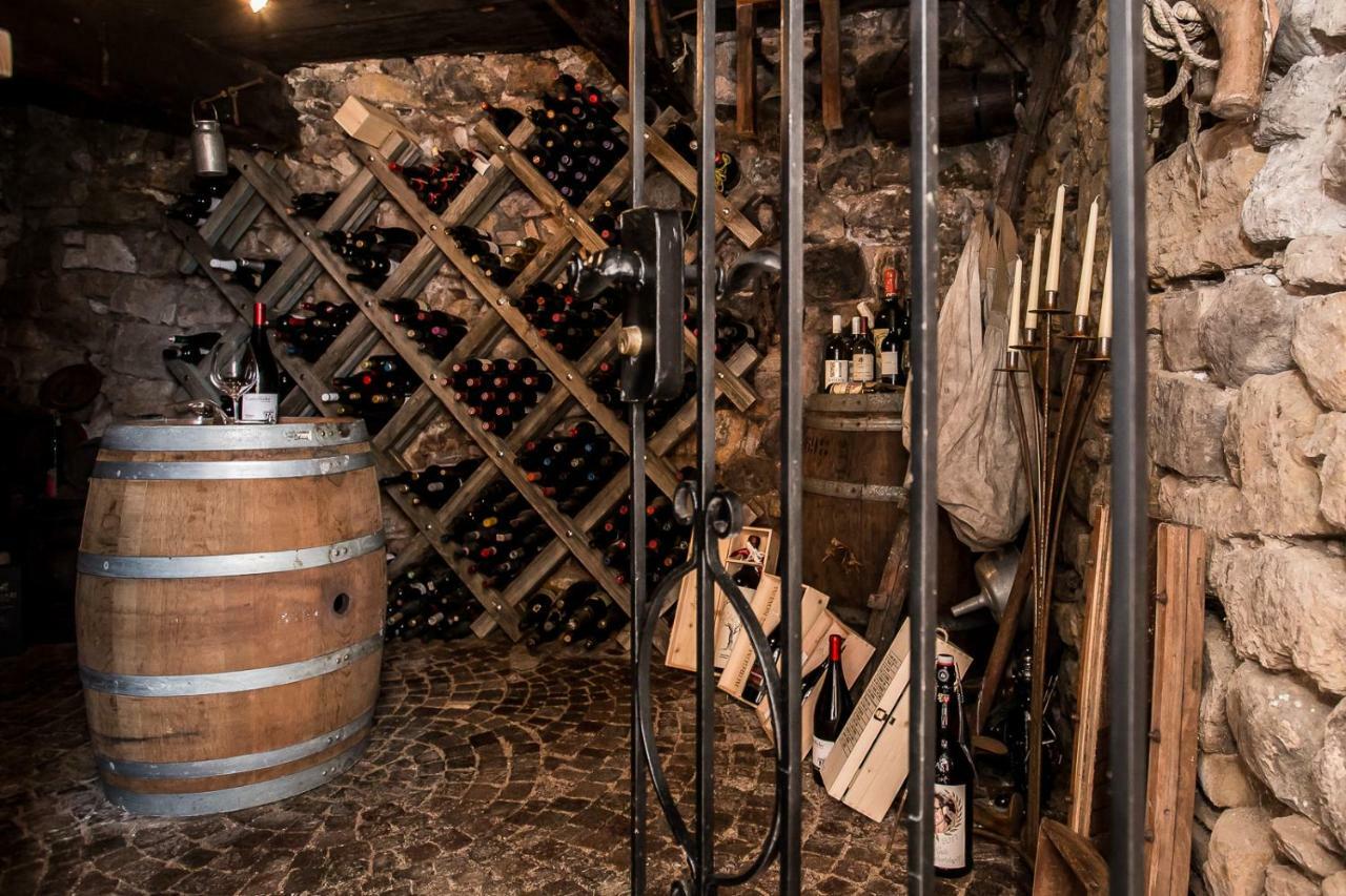 Engadiner Apartments & Wines モンターニャ エクステリア 写真